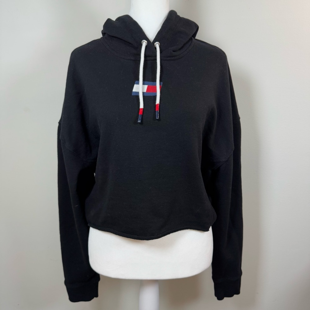 Tommy Hilfiger Black Cropped Hoodie, Women’s XS, Sporty Minimalist Streetwear